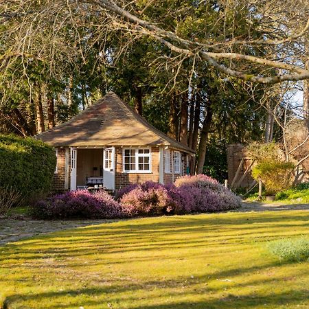 Old Mill Lodge By Huluki Sussex Stays Hurstpierpoint Dış mekan fotoğraf
