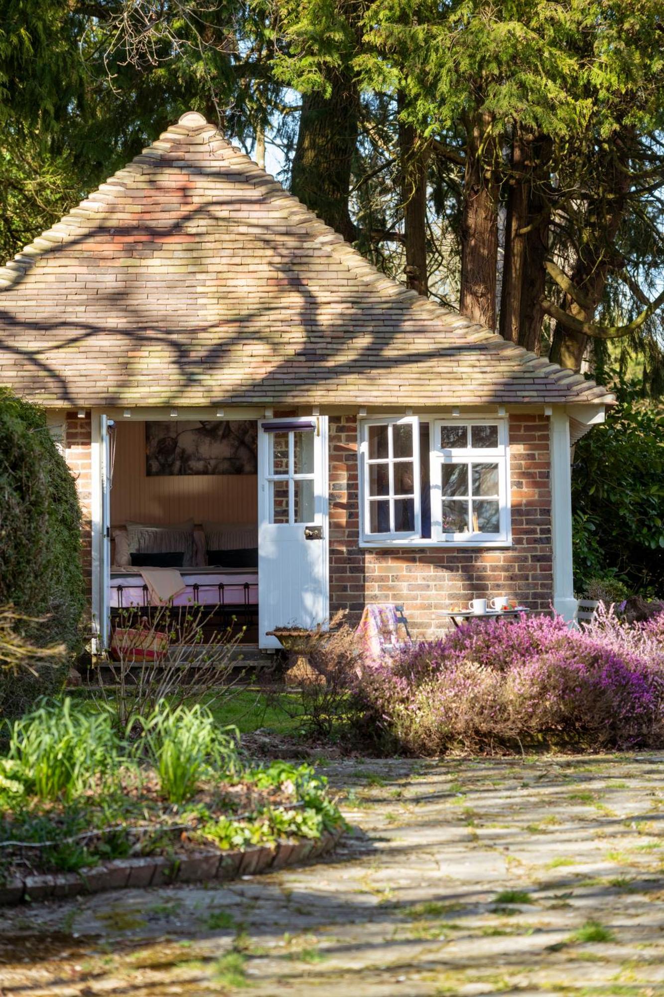 Old Mill Lodge By Huluki Sussex Stays Hurstpierpoint Dış mekan fotoğraf