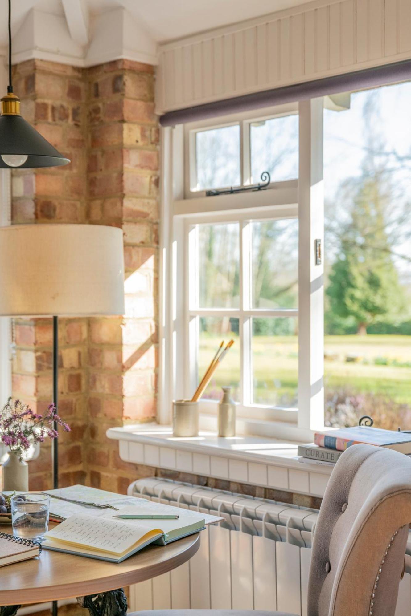 Old Mill Lodge By Huluki Sussex Stays Hurstpierpoint Dış mekan fotoğraf