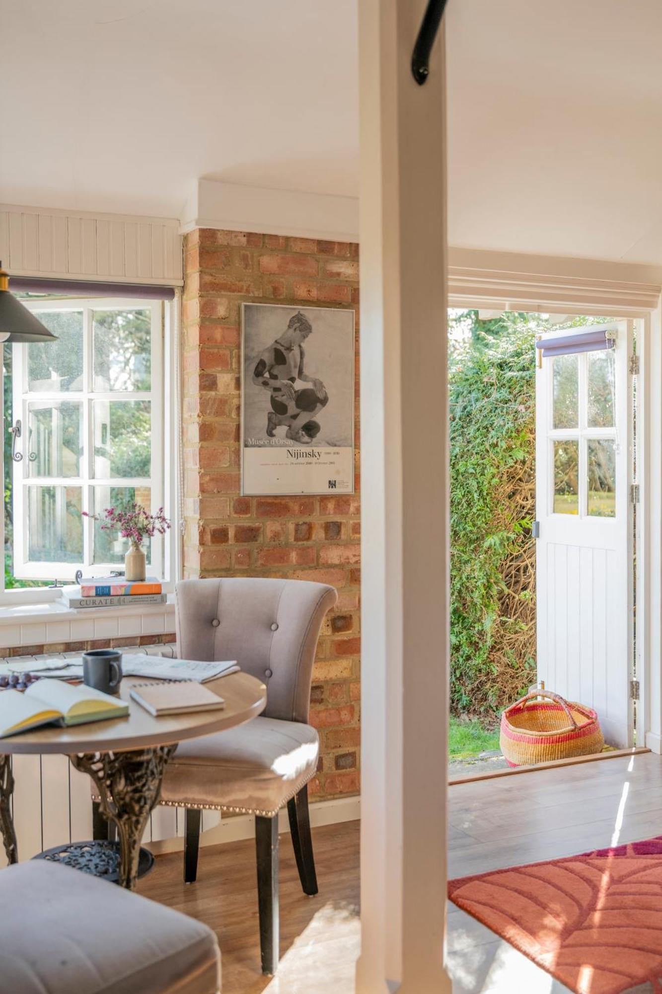 Old Mill Lodge By Huluki Sussex Stays Hurstpierpoint Dış mekan fotoğraf