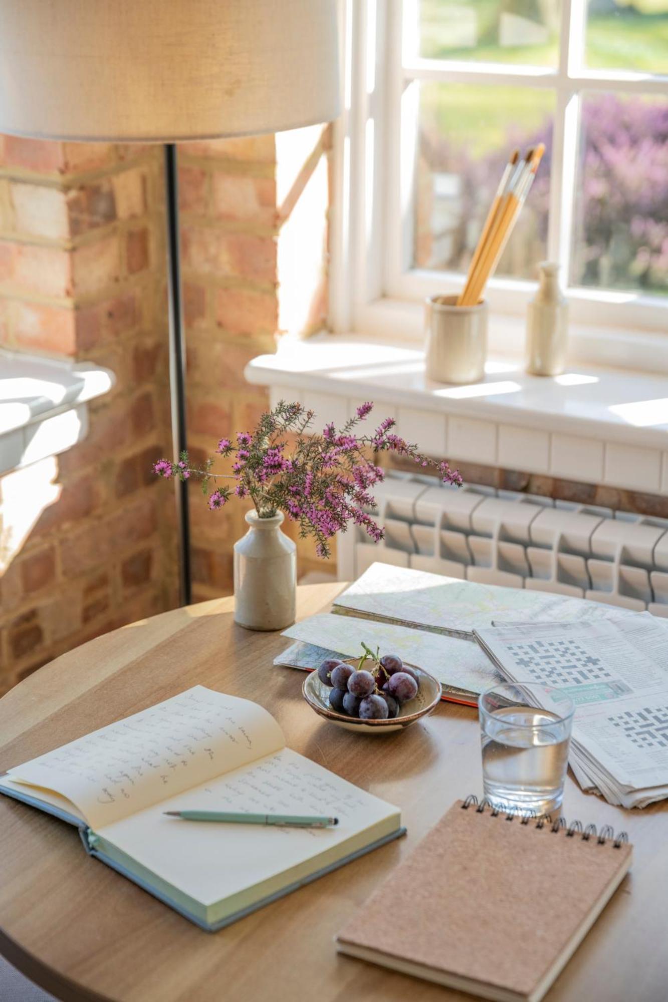 Old Mill Lodge By Huluki Sussex Stays Hurstpierpoint Dış mekan fotoğraf